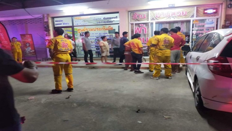 เกิดเหตุมีคนใช้อาวุธปืนยิงกัน ภายในหมู่บ้านไข่มุก อ.ศรีราชา ดับ2ราย