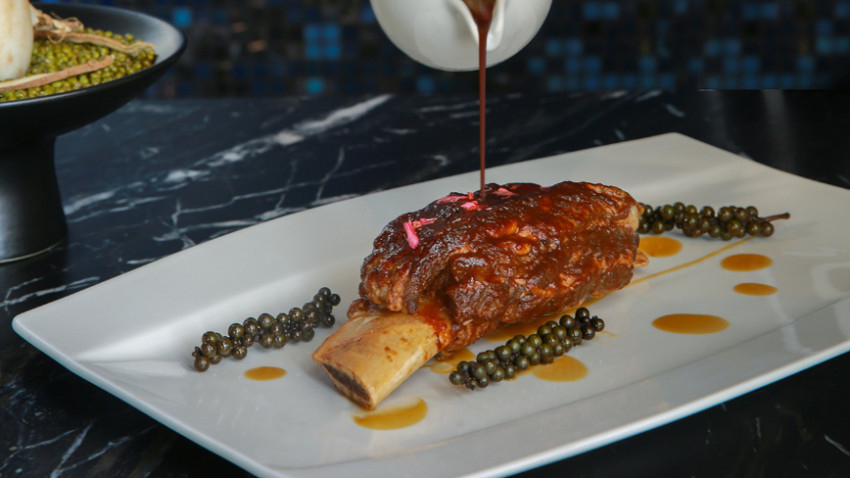 ออร์แกนิคดินเนอร์เซเลบเชฟและมิกซ์โซโลจิสต์หน้าตาดี