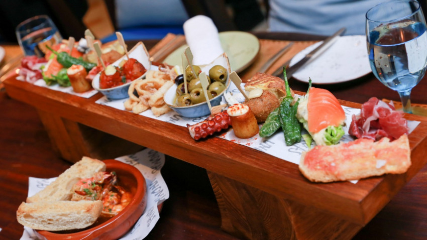 มีอะไรในทาปาสบอร์ดยาว 2 ฟุต