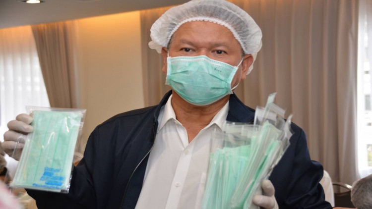 พาณิชย์ แจงปมหน้ากากอนามัย รับวัตถุดิบเริ่มขาด