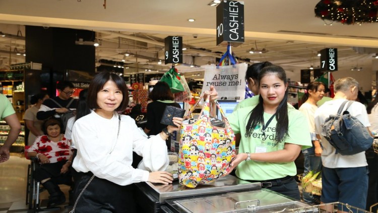 ค้าปลีกชี้เทรนด์ 'งดรับถุง' แรงไม่ตก! ลดพลาสติกหูหิ้ว 3.75 พันล้านใบ