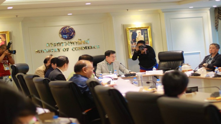 'จุรินทร์' รุก ประชุมรับมือดูแลสินค้าอุปโภคบริโภค