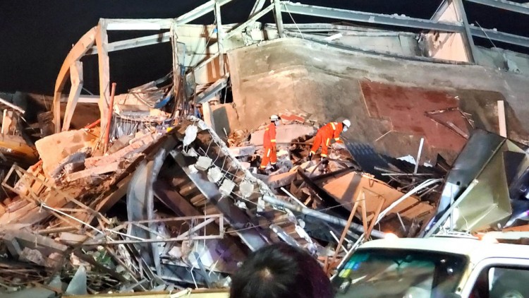 สังเวย 4 ศพ โรงแรมกักตัวผู้ป่วย COVID-19 ถล่มในจีน