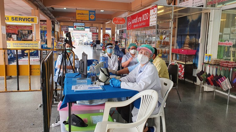 ขนส่งเชียงใหม่ ตั้งจุดสกัดโควิด-19 คัดกรองผู้โดยสารจากกรุงเทพฯ