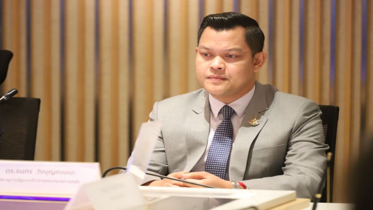 พปชร. จวก 'เพื่อไทย-ก้าวไกล' อย่าบิดเบือน พ.ร.ก.ฉุกเฉิน เพื่อลิดรอนสิทธิเสรีภาพ