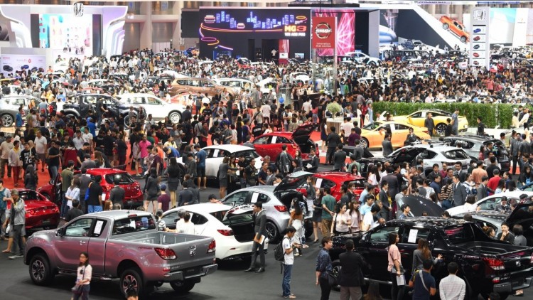 ยอดขายรถยนต์ กุมภาพันธ์ ร่วง 17.1%