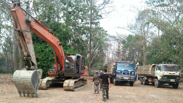 บุกจับลักลอบขนดิน เขตรักษาพันธุ์สัตว์ป่าเขาสนามเพรียง จ.กำแพงเพชร