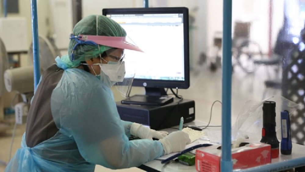 รพ.มงกุฎวัฒนะ รุกบริการคัดกรอง เร่งค้นหาผู้ติดเชื้อในชุมชน