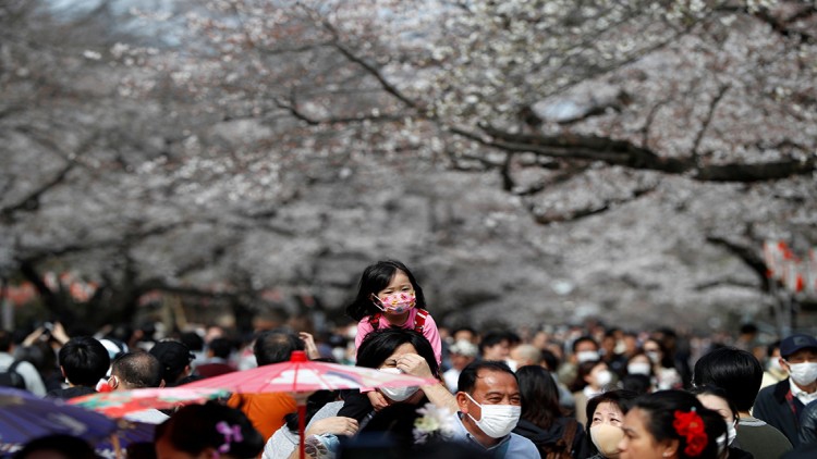 ‘อาเบะ’ วอนประชาชนงดเที่ยว ‘สัปดาห์ทอง’ หวั่นโควิดพุ่ง  