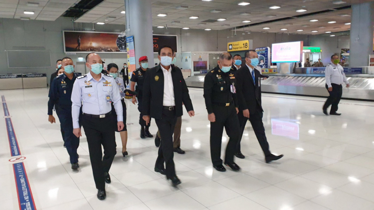 นายกฯ ตรวจเยี่ยมสนามบินสุวรรณภูมิ พร้อมรับคนไทยกลับจากออสเตรเลีย