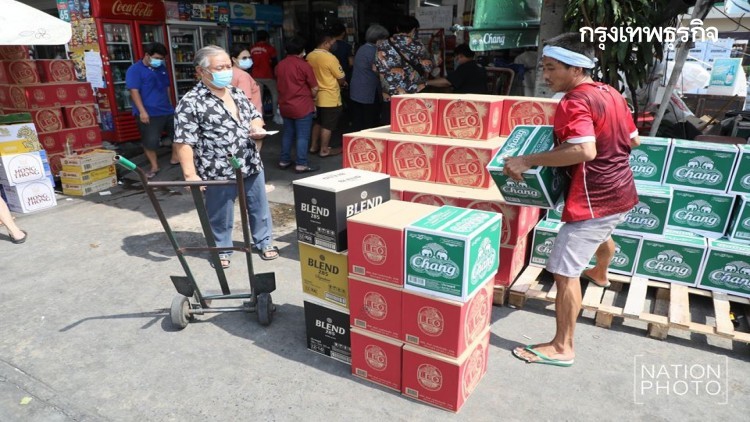 แห่ซื้อเหล้า-เบียร์แน่ห้าง! 5 จังหวัดห้ามจำหน่ายต่อ