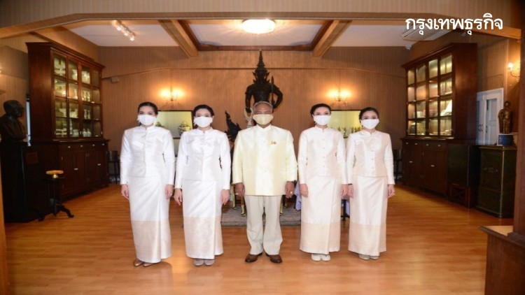 กระทรวงเกษตรฯ ประกอบพิธีหว่านข้าวแปลงทดลองสวนจิตรลดา ในวันพืชมงคล