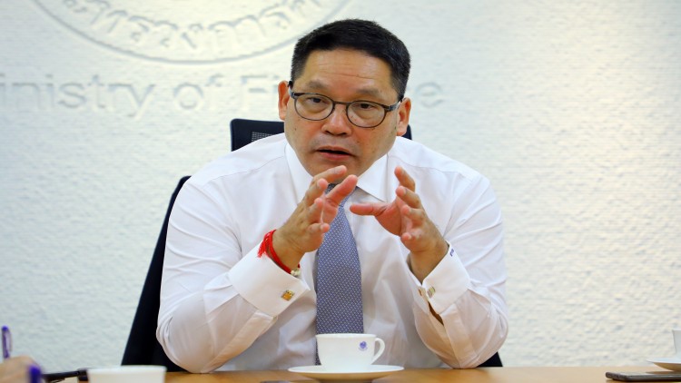 “อุตตม”สั่งตลาดหลักทรัพย์สอบการซื้อขายหุ้นการบินไทย