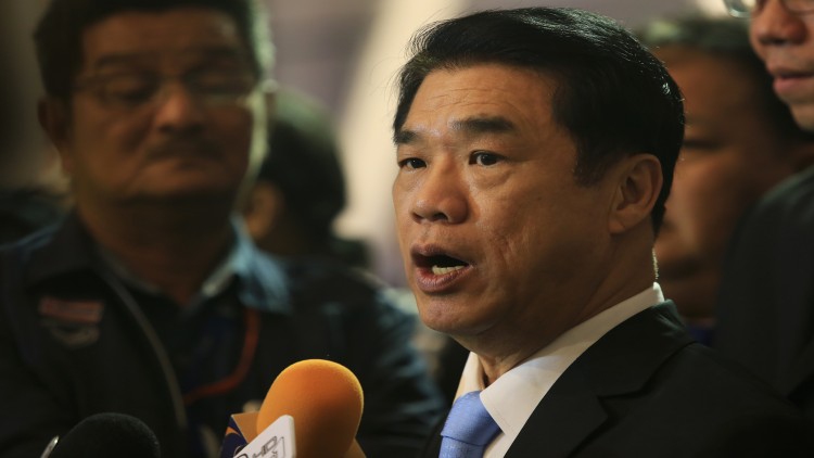 ส.ส.พปชร. หนุน 'ประวิตร' นั่งหัวหน้าพรรค