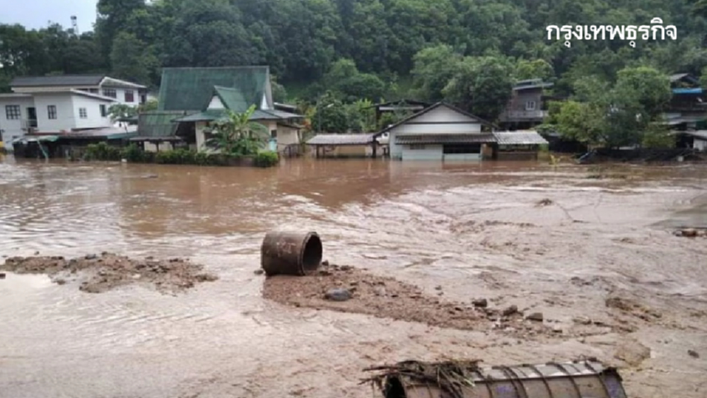 น้ำป่าถล่ม! เส้นทางเชียงใหม่-เชียงราย ถูกตัดขาด จนท.เร่งแก้ไขด่วน