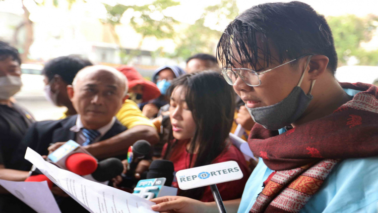 ‘กลุ่มนวชีวิน’ ประท้วงอดข้าวหน้าทำเนียบ จี้แก้ปัญหาปากท้อง