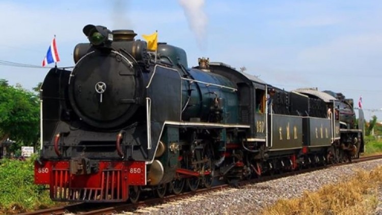'12 สิงหา' พาแม่เที่ยวย้อนยุค กับ 'รถจักรไอน้ำพิเศษเฉลิมพระเกียรติ'