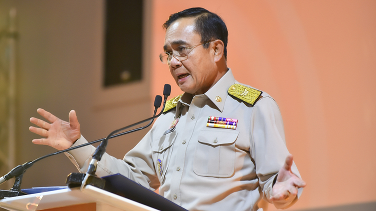 สั่งเร่งตั้งเวทีคุยม็อบนักศึกษา ห่วงเศรษฐกิจพัง-ซัดการเมืองหนุน