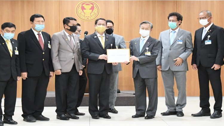 'ฝ่ายค้าน' ยื่นขอเปิดอภิปรายทั่วไป เร่งถกแก้ปม ‘เศรษฐกิจ-การเมือง’