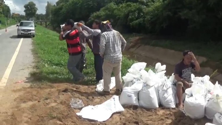 แพร่ เร่งซ่อมคันคลองหลังถูกน้ำป่ากัดเซาะ