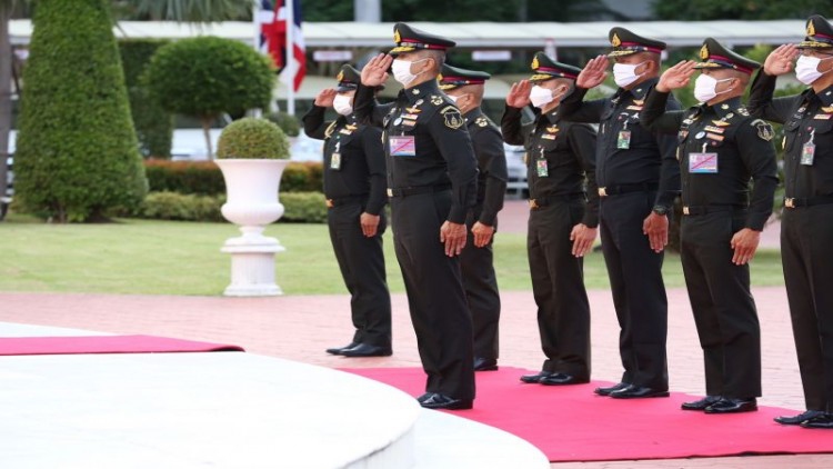 ‘บิ๊กแดง’ ย้ำ ‘กองทัพ’ ต้องปกป้องสถาบันหลัก