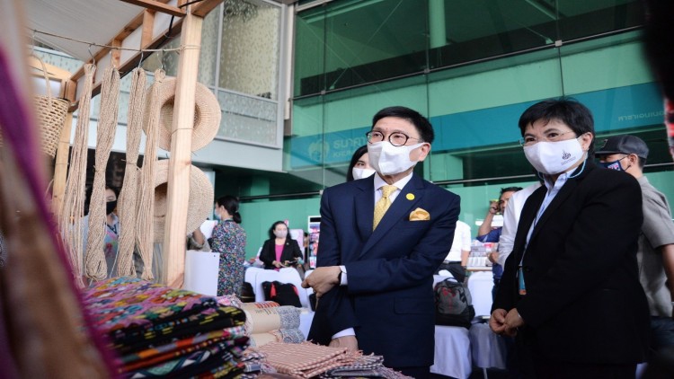 ‘พลังงาน’ดึงชุมชนเปิด'ตลาดนัด' ขายสินค้าสร้างมูลค่าเพิ่ม