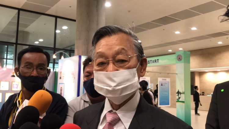 'ส.ส.รณเทพ' คุย 'ชวน หลีกภัย' หลังบัลลังก์ แจงปมเปิดภาพฉาวกลางสภา