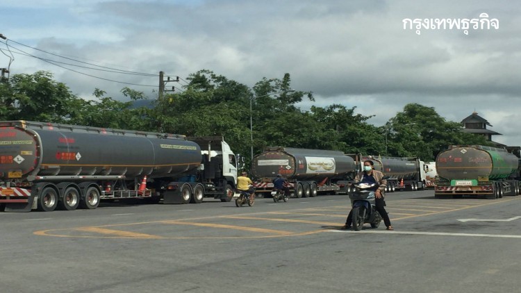 พิษโควิดรถขนส่งสินค้าจอดคาด่านแม่สาย