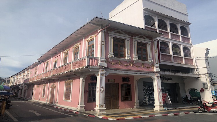 โรงแรมภูเก็ต วิ่งสู้ฟัด งัดทุกสูตร หวังรอดพ้นวิกฤติโควิด