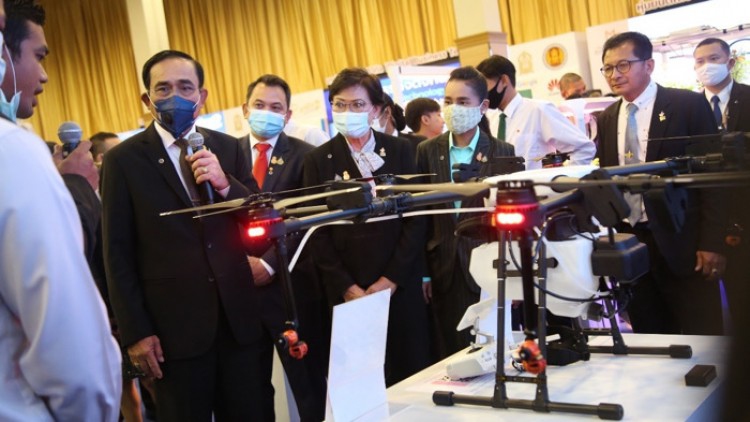 นายกฯ ชี้อาชีวะต้องยกกำลังสิบ ทุนมนุษย์ประเทศ