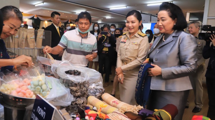 ก.แรงงาน เดินหน้าหลักสูตรอีคอมเมิร์ช ขับเคลื่อนเศรษฐกิจ