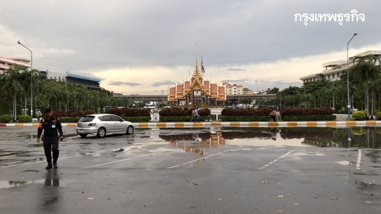 'อาชีวะช่วยชาติ' ยกเลิกชุมนุมลานพ่อขุน ม.รามฯ วันนี้