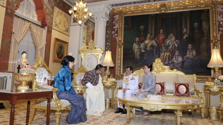 ‘ในหลวง-พระราชินี’ พระราชทาน พระบรมราชวโรกาสให้ ‘ออท.ต่างประเทศประจำประเทศไทย’ เฝ้า ฯ กราบบังคมทูลลา ‘พ้นจากตำแหน่งหน้าที่’