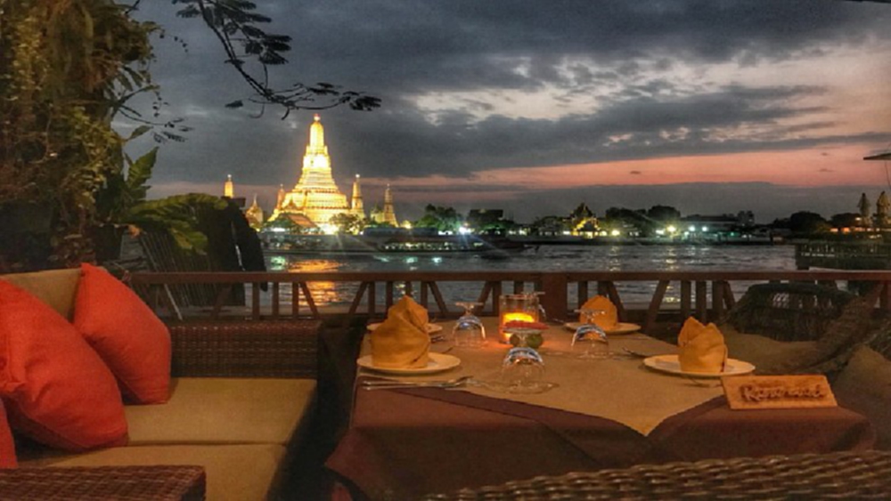 รับอรุณ...อุ่นแสงจันทร์ ที่ ‘ศาลาอรุณ’