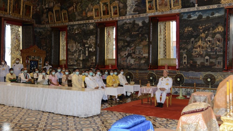 ‘ร.10’ โปรดเกล้าฯ ประธานองคมนตรี เป็นประธานในพิธี ‘อุปสมบทนาคหลวง’