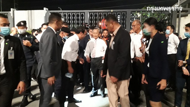 'ชวน' ลั่นสภาฯ เป็นทางออกของประเทศ ขอบคุณทุกฝ่ายเลี่ยงปะทะ