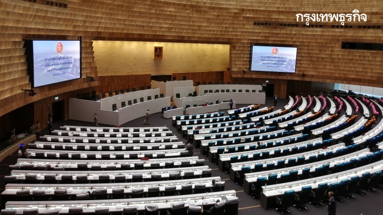 "ฝ่ายรัฐบาล" แรงหมด ขอลดเวลาตัวเอง-เร่งจบอภิปรายร่างรัฐธรรมนูญฉบับประชาชนคืนนี้