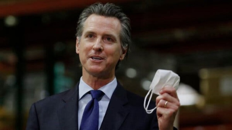 วิจารณ์ยับ! 'ผู้ว่าฯแคลิฟอร์เนีย' ร่วมวงปาร์ตี้แม้โควิดพุ่ง             