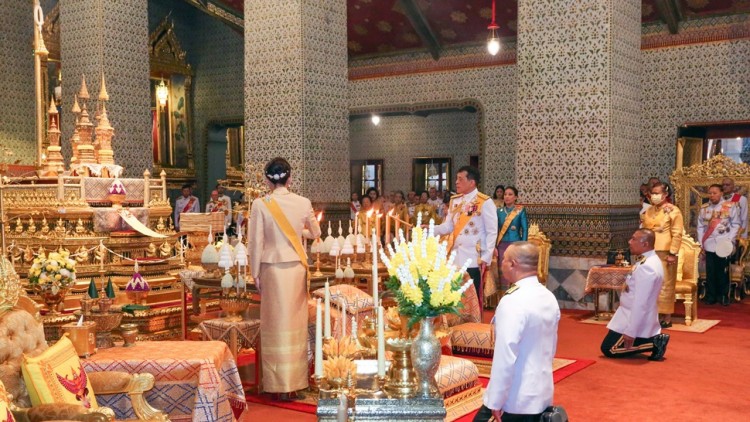 'ในหลวง-พระบรมวงศานุวงศ์' ทรงบำเพ็ญพระราชกุศล 'วันคล้ายวันพระบรมราชสมภพ ร.9' 