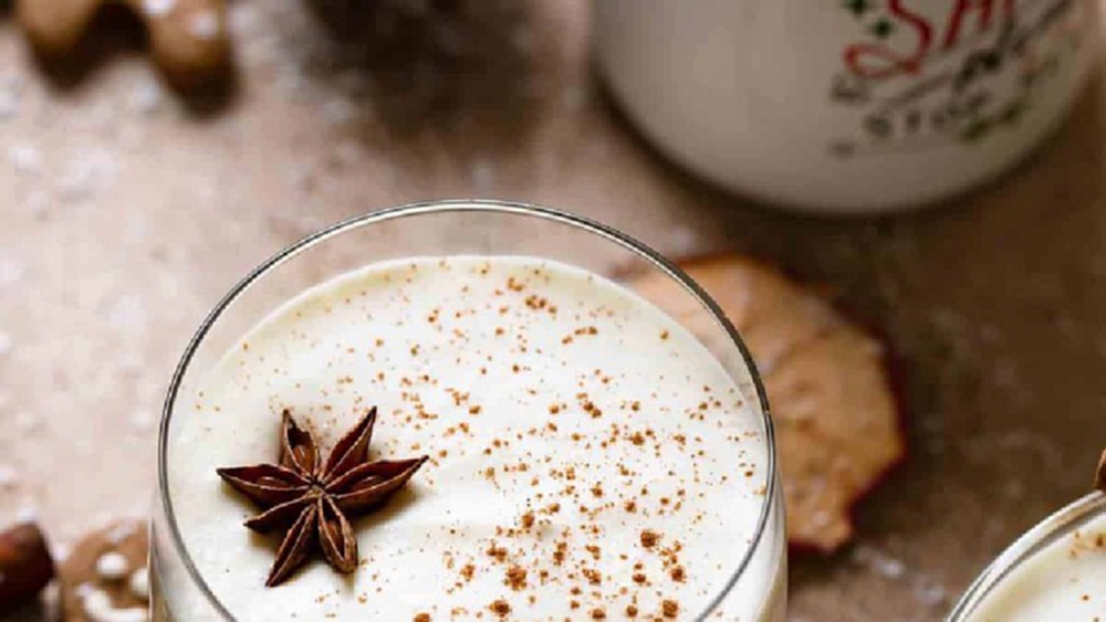 Eggnog Vs Mulled wine เครื่องดื่มของคริสต์มาส