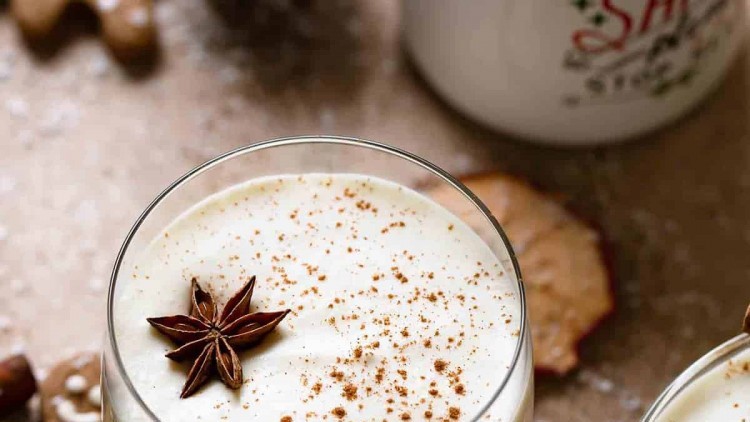 Eggnog Vs Mulled wine เครื่องดื่มของคริสต์มาส