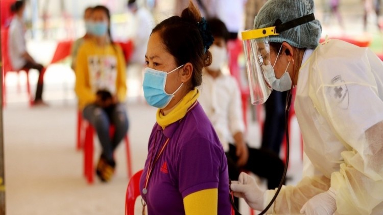 กัมพูชาระงับส่งแรงงานมาไทยหลังยอดโควิดพุ่ง