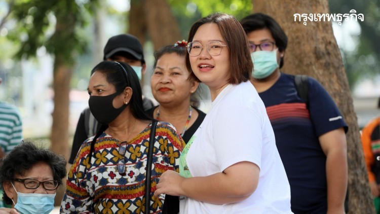 'รุ้ง ปนัสยา' ไปศาลแขวงดุสิต ลั่น 'กลุ่มwevo' ต้องได้กลับบ้านวันนี้