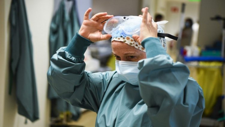 อังกฤษติดโควิดกว่า 60,000 รายในวันเดียว