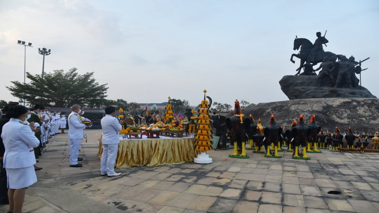 บวงสรวง 'สมเด็จพระนเรศวรมหาราช' วันกองทัพไทย