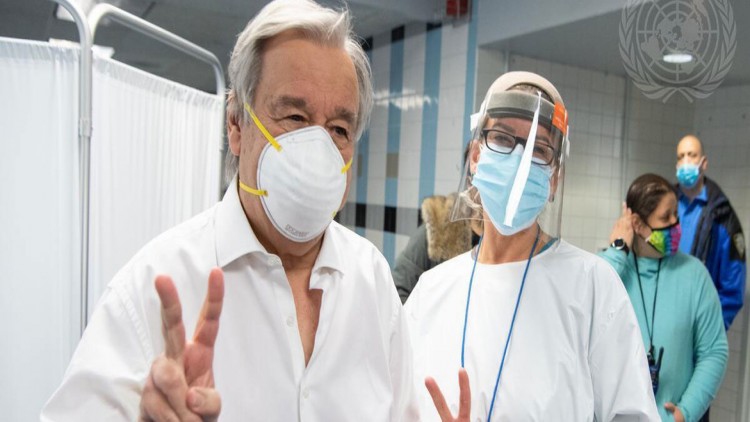 เลขาฯยูเอ็นฉีดวัคซีนป้องกันโควิดเข็มแรก