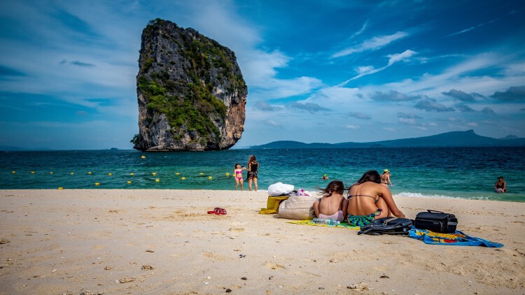 ต่างชาติบินเข้าไทย 3 เดือนสุดท้ายปี 63 แค่หมื่นคน