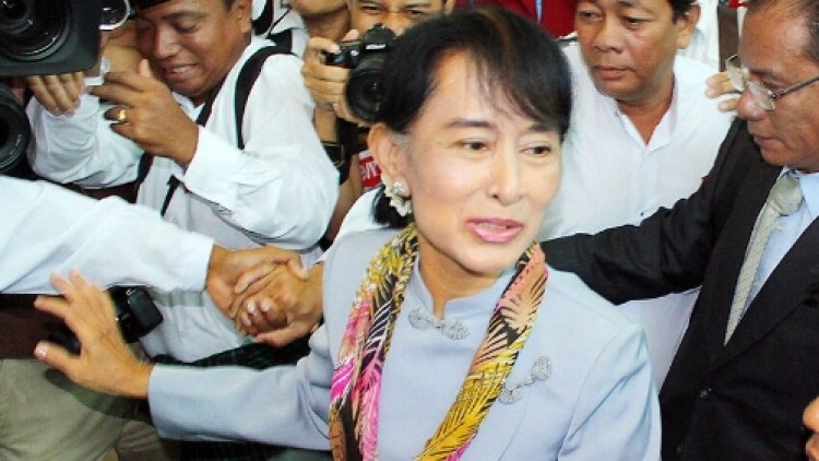 ‘ออสเตรเลีย’ กังวล ‘ซูจี’ ถูกทหารคุมตัว