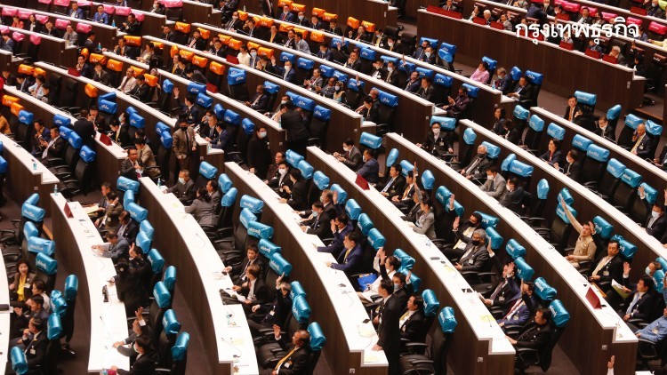 "กมธ.แก้รัฐธรรมนูญ"  แก้สาระ8จุด - เติมความให้ยื่นศาลรัฐธรรมนูญ หากพบการตราขัดรัฐธรรมนูญ