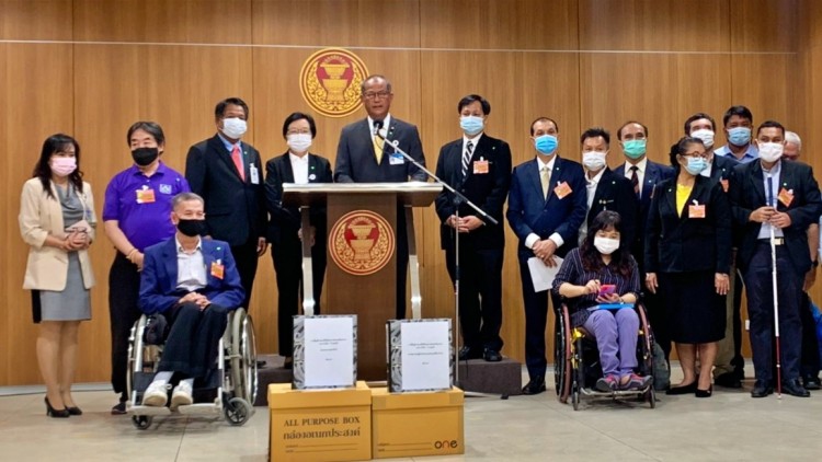 "องค์กรคนพิการ" เข้าชื่อเกือบ3,000 คน ร้อง "ชวน" สอบ-ลงโทษจริยธรรม "ปารีณา" 